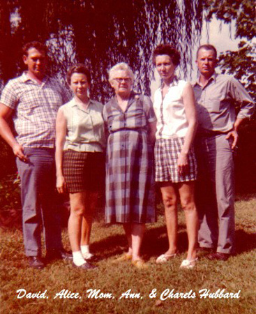 hubbard kids with Mom Hubbard